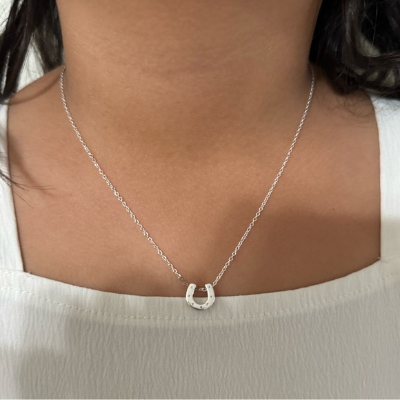 NWT 925 Sterling Silver Horse Shoe Pendant Necklace - Picture 4 of 4